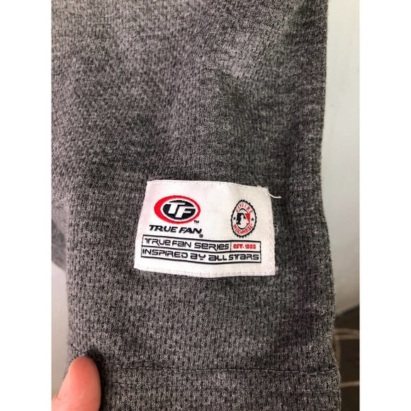 MLB Philadelphia Phillies‎ T-shirt/Jersey Short Sleeves, Gray and Red Sz M - Picture 3 of 7